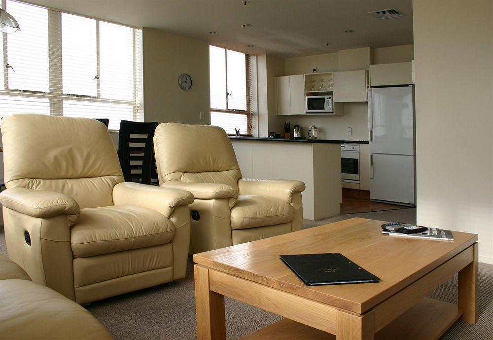 The Poplars Apartment Hotel Christchurch Extérieur photo
